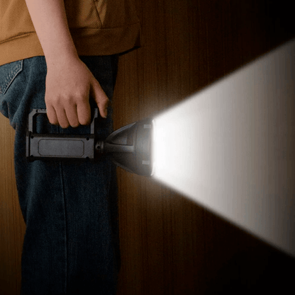 Lanterna tática recarregável PowerBeam – super potente & à prova d’água - LojaFerru
